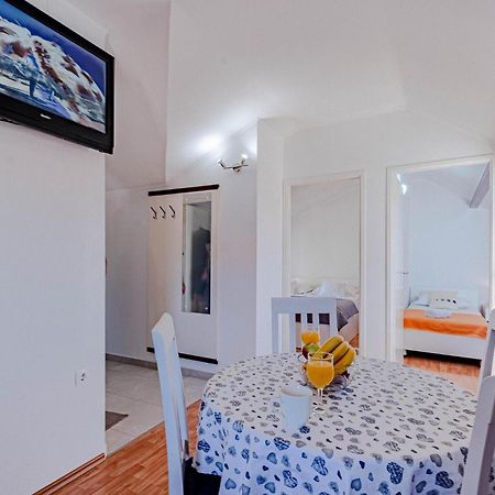 Beautiful Apartment In Vela Luka With Wifi Exteriér fotografie